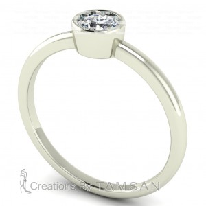 Round Bezel Solitaire Engagement Ring 0.30Ctw